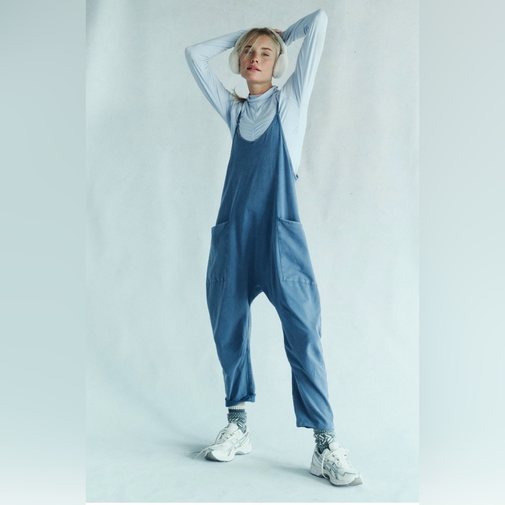 NWT FP Movement by Free People Hot Shot in Skyline
